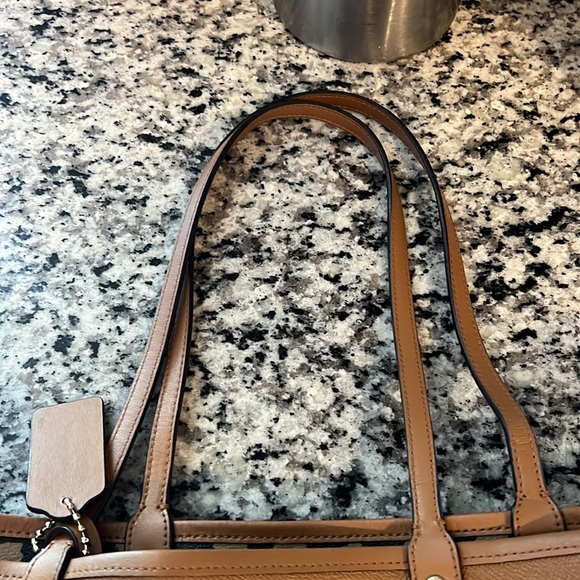 COPY - COPY - Gently Used Reversable Leather Coach Tote! - Picture 11 of 11
